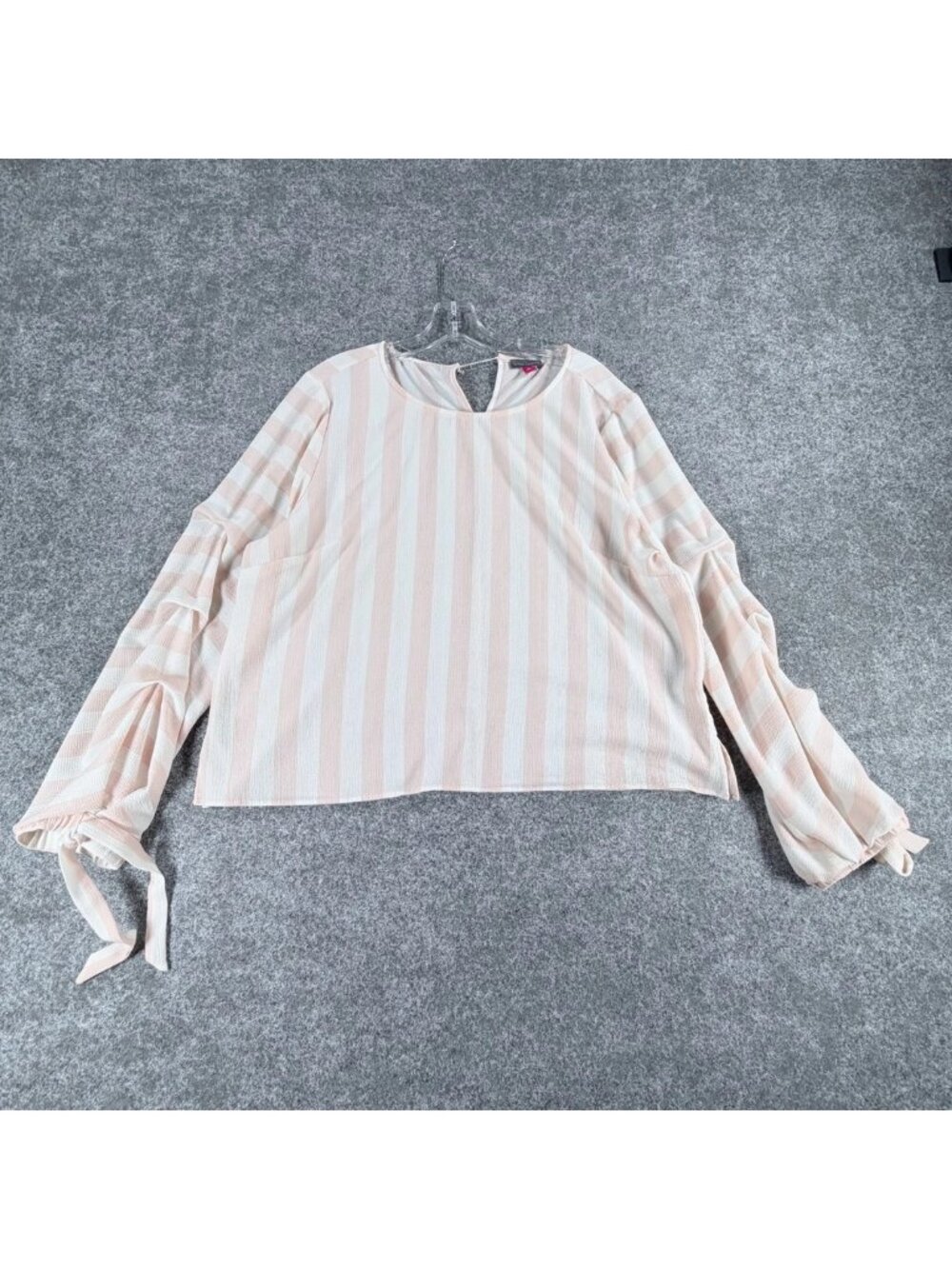 Vince Camuto Blouse Top Womens XL‎ White Beige Striped Tie On Cuffs